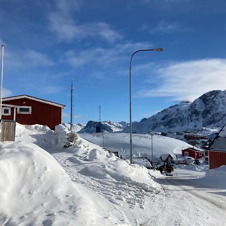 Isi4U Apartments, Snowmobile And Dogsled Sisimiut Exterior photo